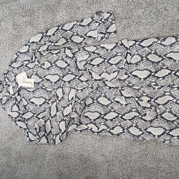 NWT Choosy Elizabeth Snakeskin Trench Coat Size Small - Picture 8 of 9